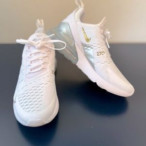 Nike Air Max 270
Women's Shoes